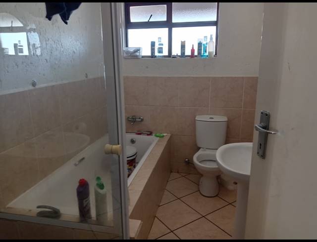 2 BEDROOM APARTMENT FOR SALE IN BOKSBURG NORTH